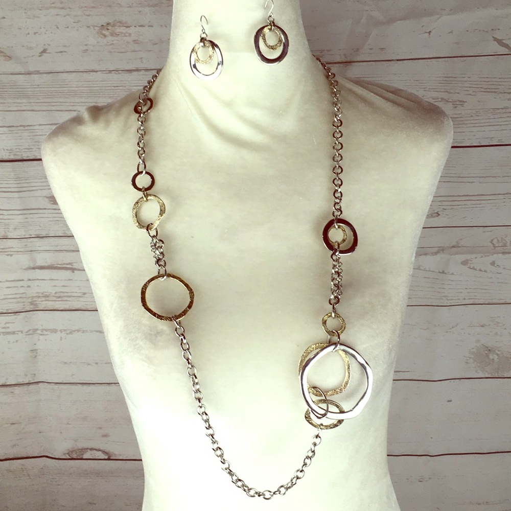 Premier Designs two toned Necklace Earrings set